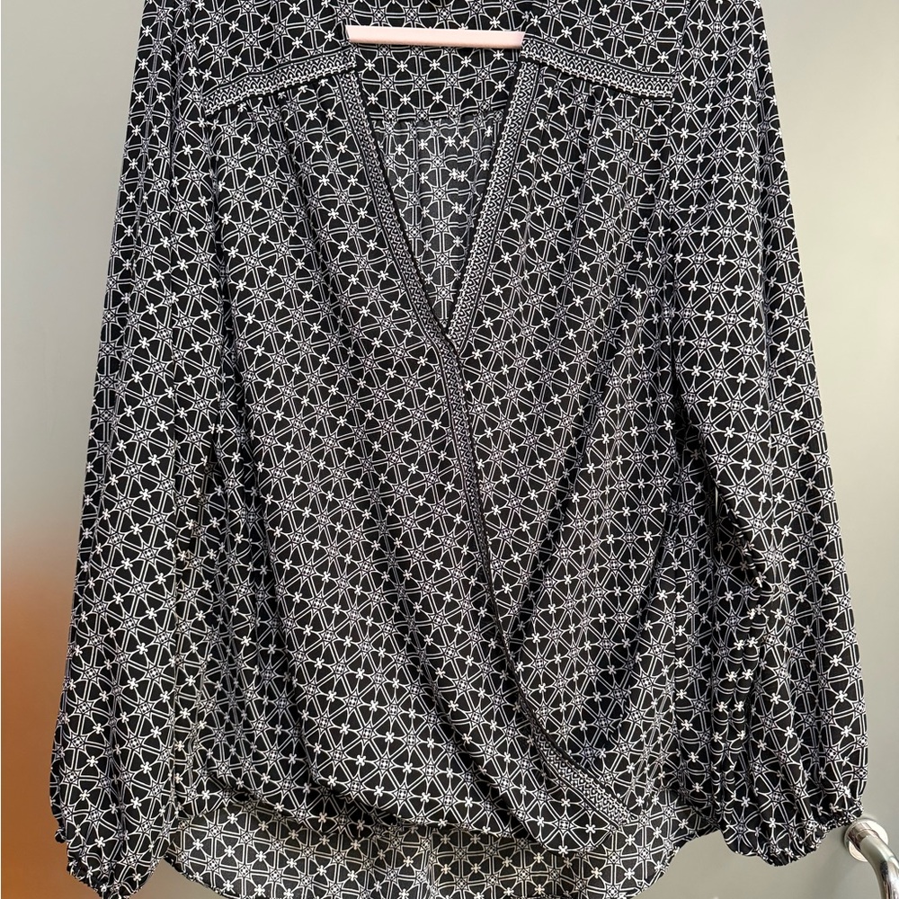 Max Studio Black and White Patterned Blouse